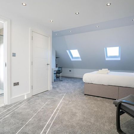 Newly Refurbished Modern 4 Bed Detached House ! Villa อ็อกซ์ฟอร์ด ภายนอก รูปภาพ