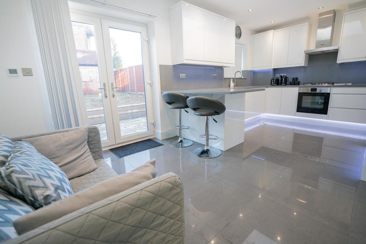 Newly Refurbished Modern 4 Bed Detached House ! Villa อ็อกซ์ฟอร์ด ภายนอก รูปภาพ